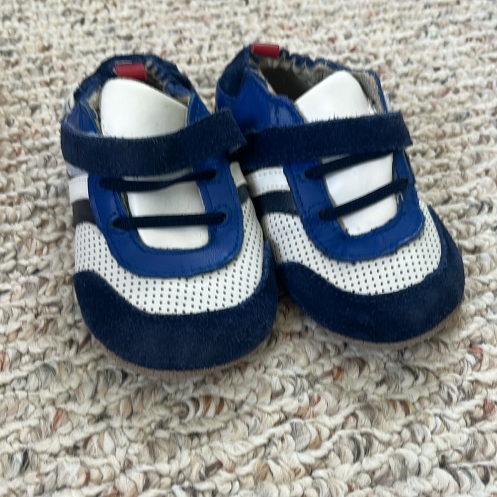Robeez Flexible Shoes in EUC